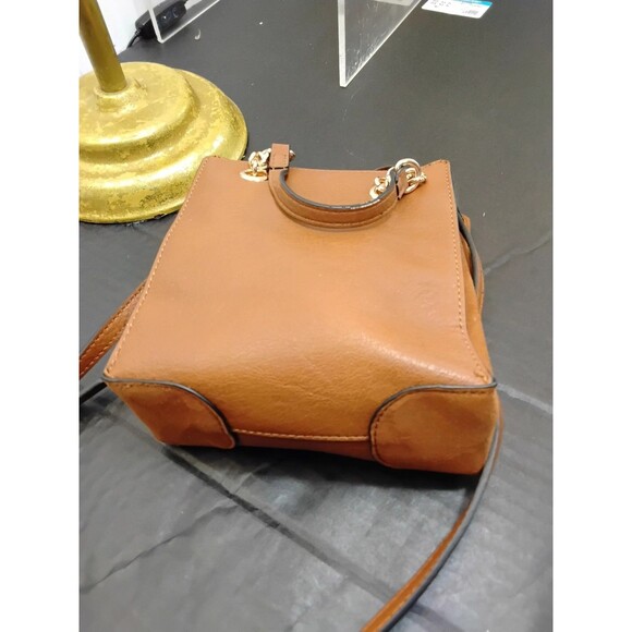 LC Lauren Conrad  Small Crossbody Bag From Kohl’s 9”x7” Adjustable Strap - Picture 4 of 6